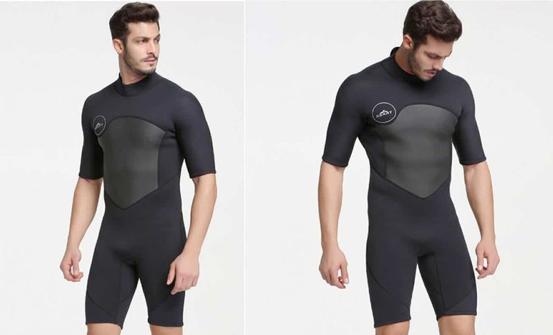 Áo bơi nam là trang phục thiết kế đặc biệt dành cho nam giới khi tham gia hoạt động dưới nước
